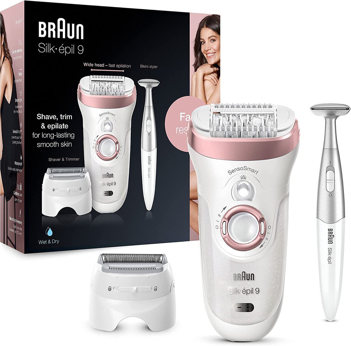 Épilateur Braun Silk épil 9 890 avec sa tondeuse bikini, son accessoire de rasage et sa boîte sur un fond blanc.